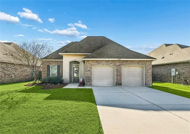 1st image of 70089 Hirson Ct, Madisonville, LA 70447 | MLS# 2547549
