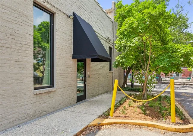 Homes for sale in New Orleans, LA | 427 Esplanade Avenue, New Orleans, LA 70116 | Houzeo