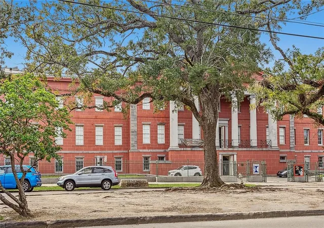 Homes for sale in New Orleans, LA | 427 Esplanade Avenue, New Orleans, LA 70116 | Houzeo