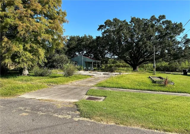 Homes for sale in Braithwaite, LA | 226 Bazile Dr, Braithwaite, LA 70040 | MLS# 2548154