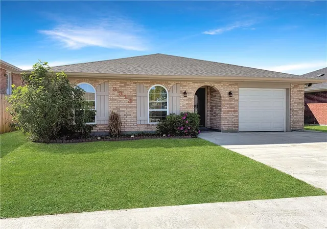 Homes for sale in Kenner, LA | 3313 Castle Dr, Kenner, LA 70065 | MLS# 2547616