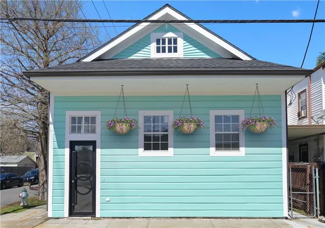1st image of 1300 Leonidas St, New Orleans, LA 70118 | MLS# 2547758