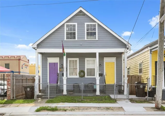 1st image of 2622 24 S Derbigny St, New Orleans, LA 70125 | MLS# 2548301