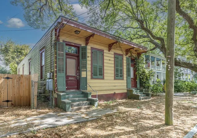 Photo 2 of Sale Pending at 735 Washington Ave, New Orleans, LA 70130 | MLS# 2548112 | Listing updated on 2026-03-19