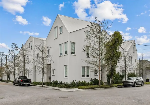 1st image of 455 Ninth St, New Orleans, LA 70115