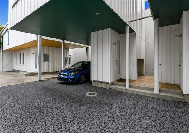 4th image of 455 Ninth St, New Orleans, LA 70115