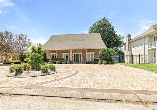1st image of 105 Chateau Latour Dr, Kenner, LA 70065 | MLS# 2548624