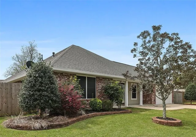 Photo 1 of Single family home for sale at 11497 Autumn Brk Dr, Ponchatoula, LA 70454 | MLS# 2548491 | Listing updated on 2026-07-03