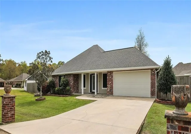 Photo 2 of Single family home for sale at 11497 Autumn Brk Dr, Ponchatoula, LA 70454 | MLS# 2548491 | Listing updated on 2026-07-03