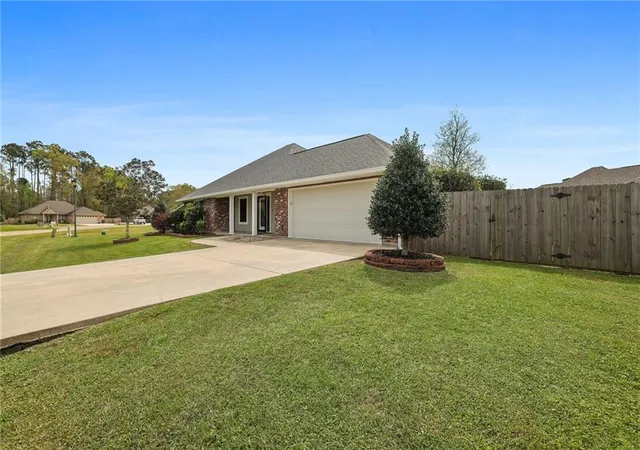 Photo 4 of Single family home for sale at 11497 Autumn Brk Dr, Ponchatoula, LA 70454 | MLS# 2548491 | Listing updated on 2026-07-03
