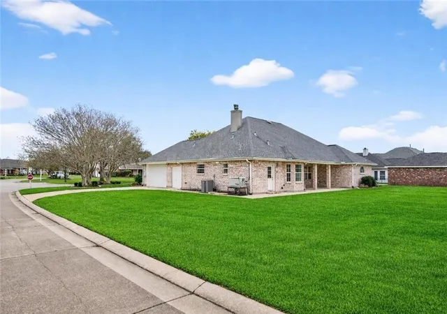 Homes for sale in La Place, LA | 145 Lakewood Dr, La Place, LA 70068 | MLS# 2548472