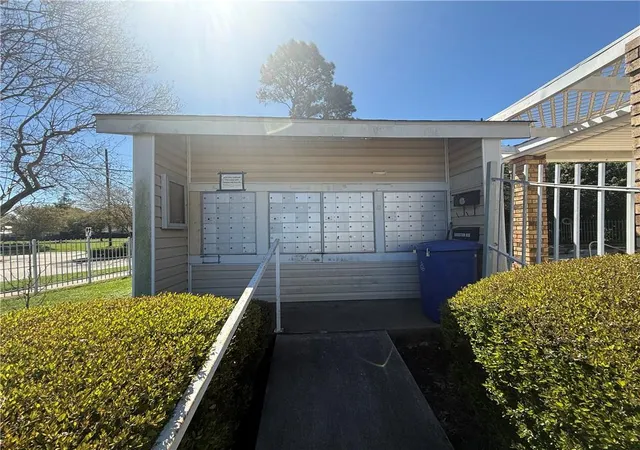 4th image of 3328 Timberlane Wy Dr, Harvey, LA 70058