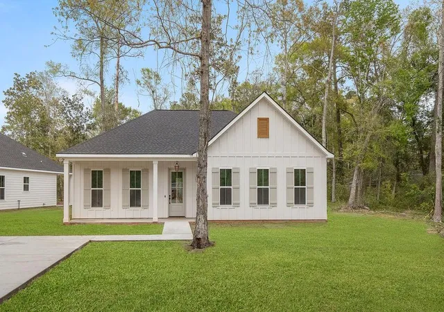 1st image of 1304 W 24th Ave, Covington, LA 70433 | MLS# 2548731