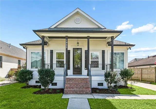2nd image of 1925 Mehle St, Arabi, LA 70032 | MLS# 2546608