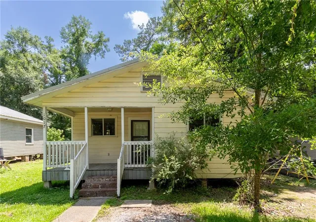 1st image of 1017 W 32nd Ave, Covington, LA 70433 | MLS# 2548951