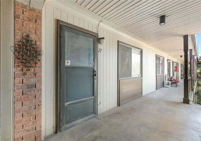 Photo 3 of Condo for sale at 6901 Veterans Blvd #27, Metairie, LA 70003 | MLS# 2548968 | Listing updated on 2026-09-25