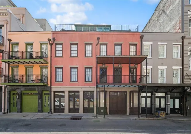 2nd image of 420 Common St #1A, New Orleans, LA 70130 | MLS# 2549063