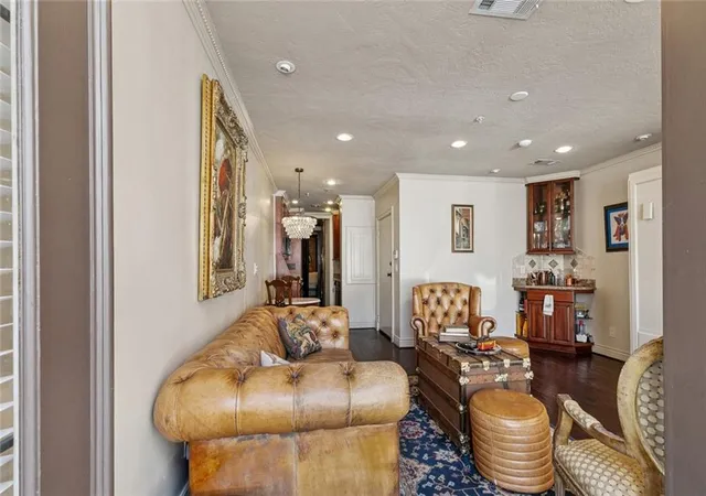 5th image of 420 Common St, New Orleans, LA 70130