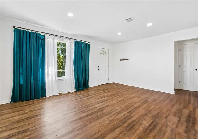 Homes for sale in Metairie, LA | 3008 Haring Rd, Metairie, LA 70006 | MLS# 2548939