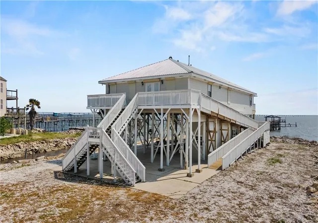1st image of 125 Lakeview Dr, Slidell, LA 70458 | MLS# 2549225