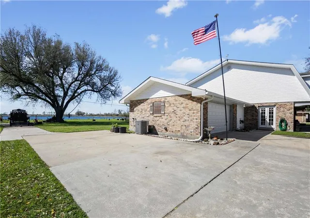 Homes for sale in Houma, LA | 306 E Woodlawn Ranch Rd, Houma, LA 70363 | MLS# 2549303