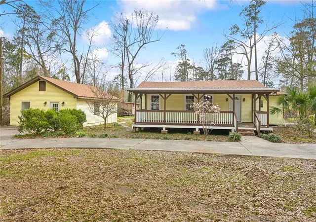 Homes for sale in Lacombe, LA | 24426 Azalea St, Lacombe, LA 70445 | MLS# 2548138