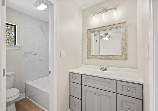 2nd image of 414 Cedarwood Dr, Mandeville, LA 70471