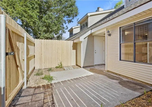 13th image of 414 Cedarwood Dr #414, Mandeville, LA 70471 | MLS# 2548928
