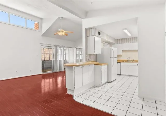 2nd image of 1161 Lake Ave #308, Metairie, LA 70005 | MLS# 2549422