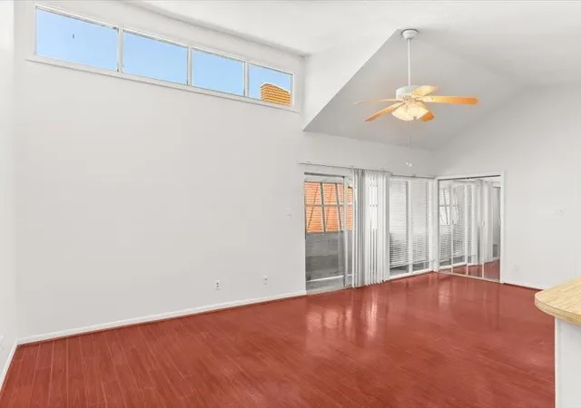 Photo 3 of Condo for sale at 1161 Lake Ave #308, Metairie, LA 70005 | MLS# 2549422 | Listing updated on 2026-03-25