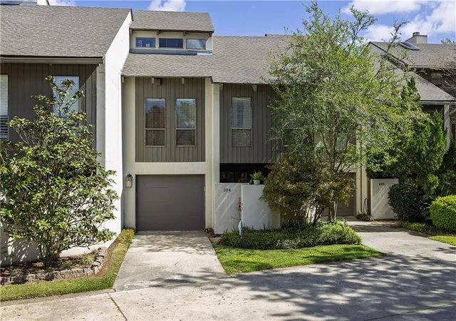 Homes for sale in Mandeville, LA | 104 Tchefuncte Oaks Dr #104, Mandeville, LA 70471 | MLS# 2549568