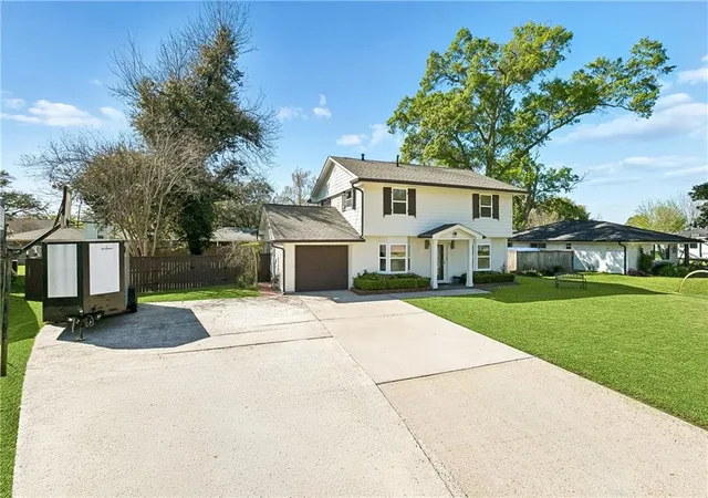 Photo 1 of Single family home for sale at 110 Lake Park Dr, Belle Chasse, LA 70037 | MLS# 2548148 | Listing updated on 2026-07-28