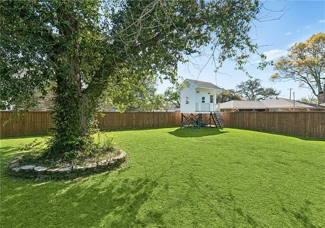 Homes for sale in Belle Chasse, LA | 110 Lake Park Dr, Belle Chasse, LA 70037 | MLS# 2548148