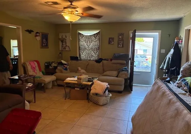 Photo 2 of Single family home for sale at 609 Vanderbilt Ln, Kenner, LA 70065 | MLS# 2549674 | Listing updated on 2026-05-14