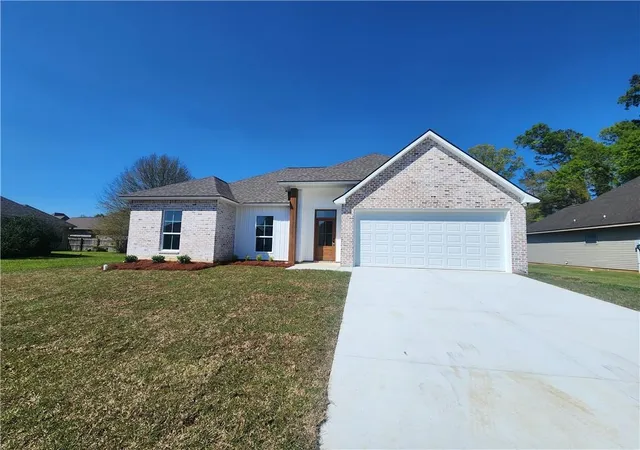 Photo 1 of Single family home for sale at 29801 Atlanta Dr, Albany, LA 70711 | MLS# 2515706 | Listing updated on 2026-08-26