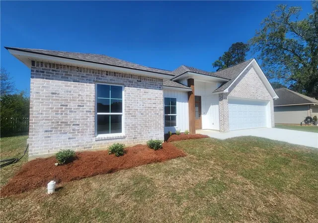 Photo 2 of Single family home for sale at 29801 Atlanta Dr, Albany, LA 70711 | MLS# 2515706 | Listing updated on 2026-08-26