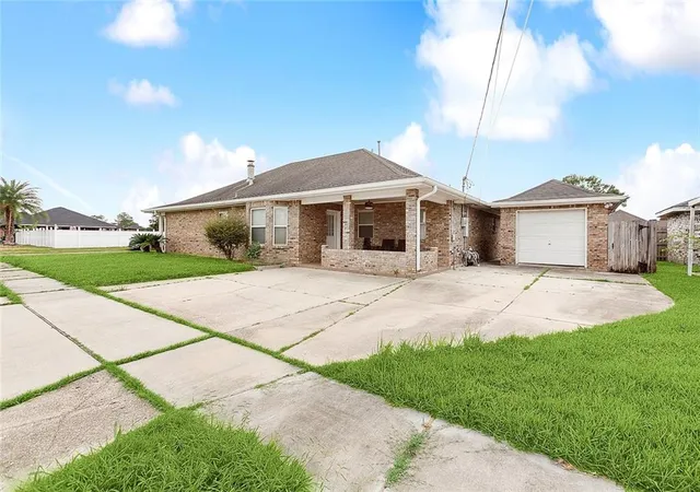 16th image of 600 E Josephine St, Chalmette, LA 70043 | MLS# 2549836