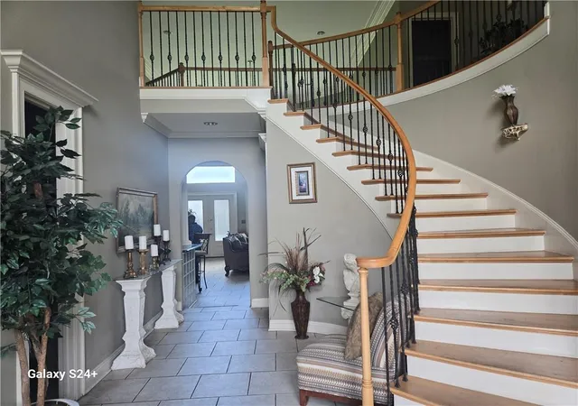 2nd image of 160 Oakmont Dr, New Orleans, LA 70128 | MLS# 2549051