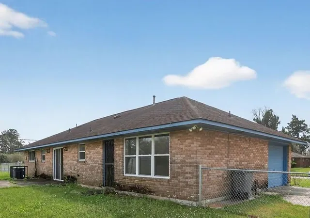 Homes for sale in Baton Rouge, LA | 6127 Glen Oaks Dr, Baton Rouge, LA 70811 | MLS# 2549941