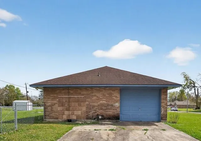 Homes for sale in Baton Rouge, LA | 6127 Glen Oaks Dr, Baton Rouge, LA 70811 | MLS# 2549941