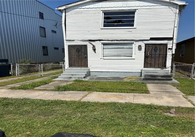 Photo 1 of Multi family home for sale at 2529 S Dorgenois St, New Orleans, LA 70125 | MLS# 2549114 | Listing updated on 2026-03-27