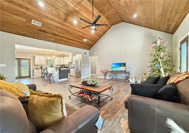 Photo 3 of Single family home for sale at 6992 Highway 43 N, Poplarville, MS 39470 | MLS# 2549418 | Listing updated on 2026-03-27