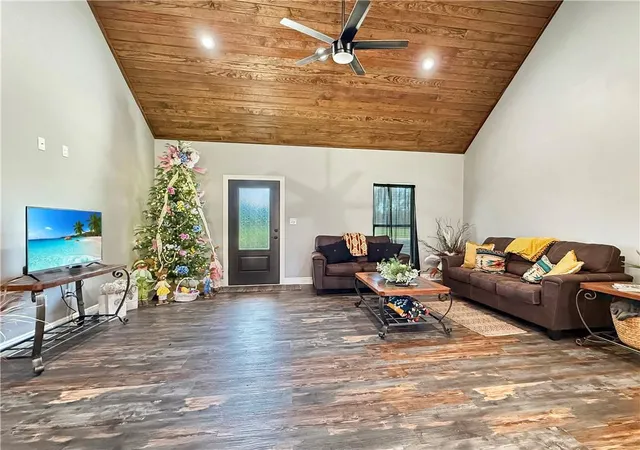 Photo 4 of Single family home for sale at 6992 Highway 43 N, Poplarville, MS 39470 | MLS# 2549418 | Listing updated on 2026-03-27