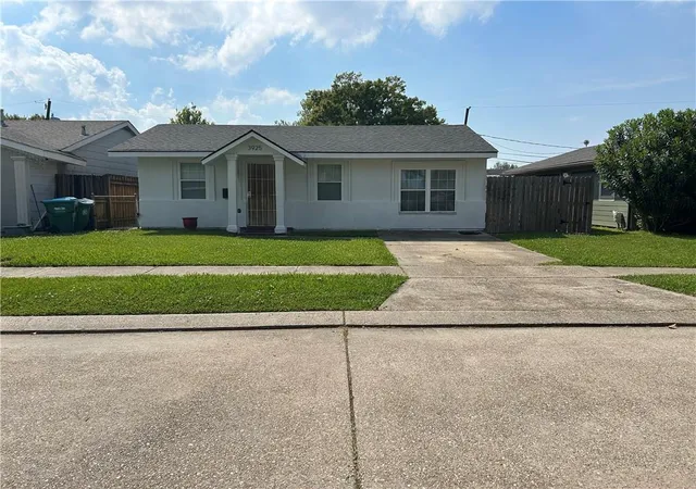 Photo 3 of Single family home for sale at 3925 Arizona Ave, Kenner, LA 70065 | MLS# 2549799 | Listing updated on 2026-08-05