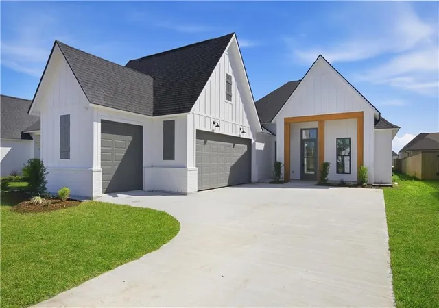 1st image of 4439 Boulonnais Ave, Baton Rouge, LA 70820 | MLS# 2549588