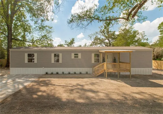 1st image of 17063 E Park Ave, Hammond, LA 70403 | MLS# 2550008