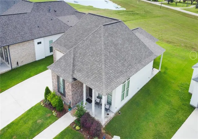 2nd image of 353 Glenthorne Dr, Gonzales, LA 70737 | MLS# 2550090