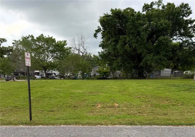 Homes for sale in Houma, LA | 206 Kraemer St, Houma, LA 70364 | MLS# 2550185