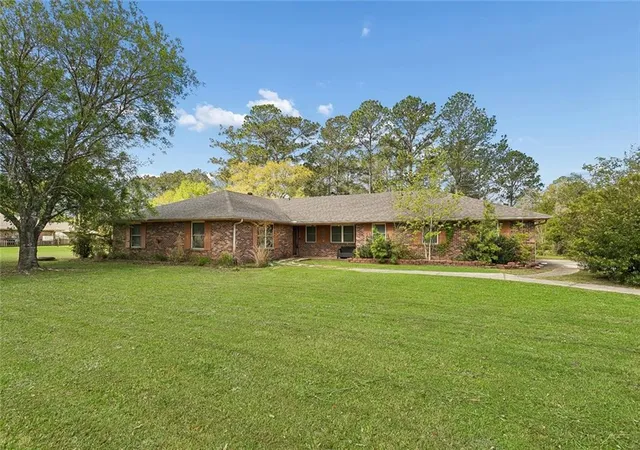 Homes for sale in Slidell, LA | 125 Rue Charlemagne, Slidell, LA 70461 | MLS# 2549922
