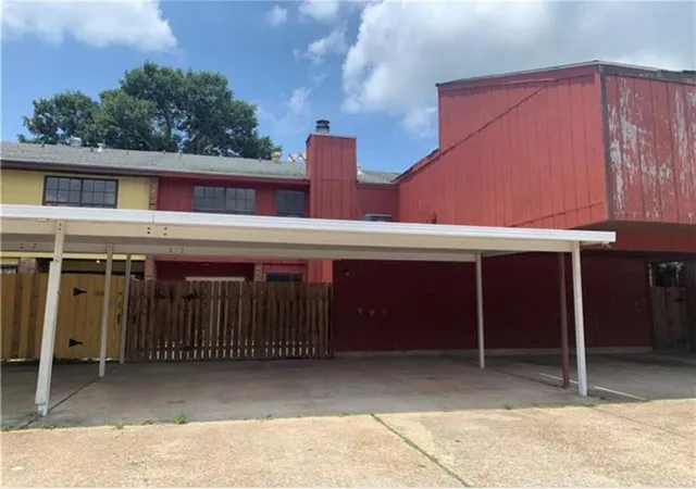 2nd image of 1608 Chimney Wood Ln, New Orleans, LA 70126